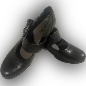 EARTH NOBLE BLACK SMOOTH & EMBOSSED LEATHER MARY JANE SHOES SIZE 7.5 B
